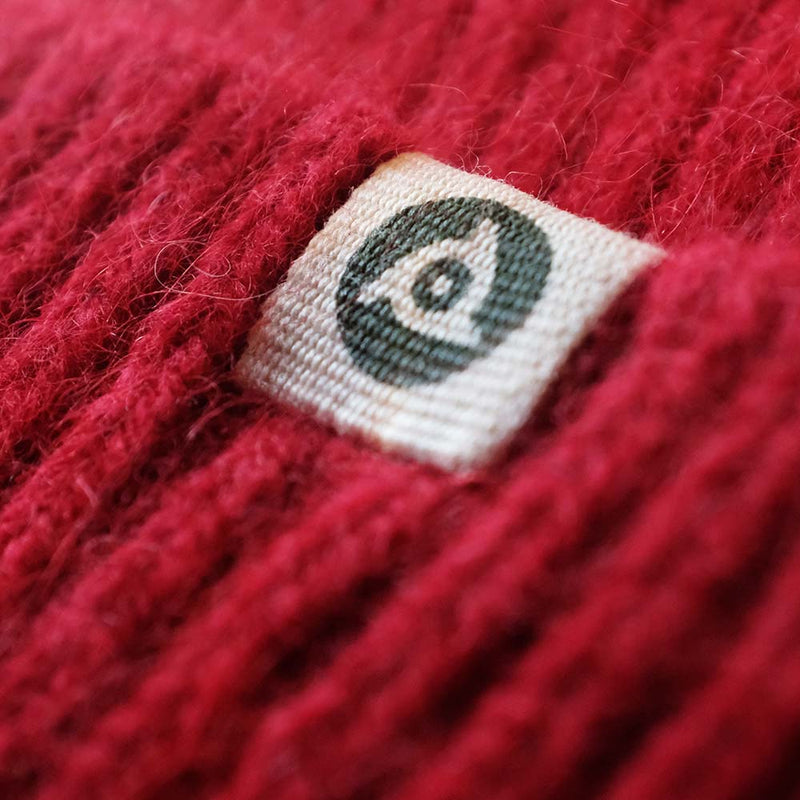 Bonnet en laine Angora - Rouge Garnet - Stradale x Mackie - Détail étiquette
